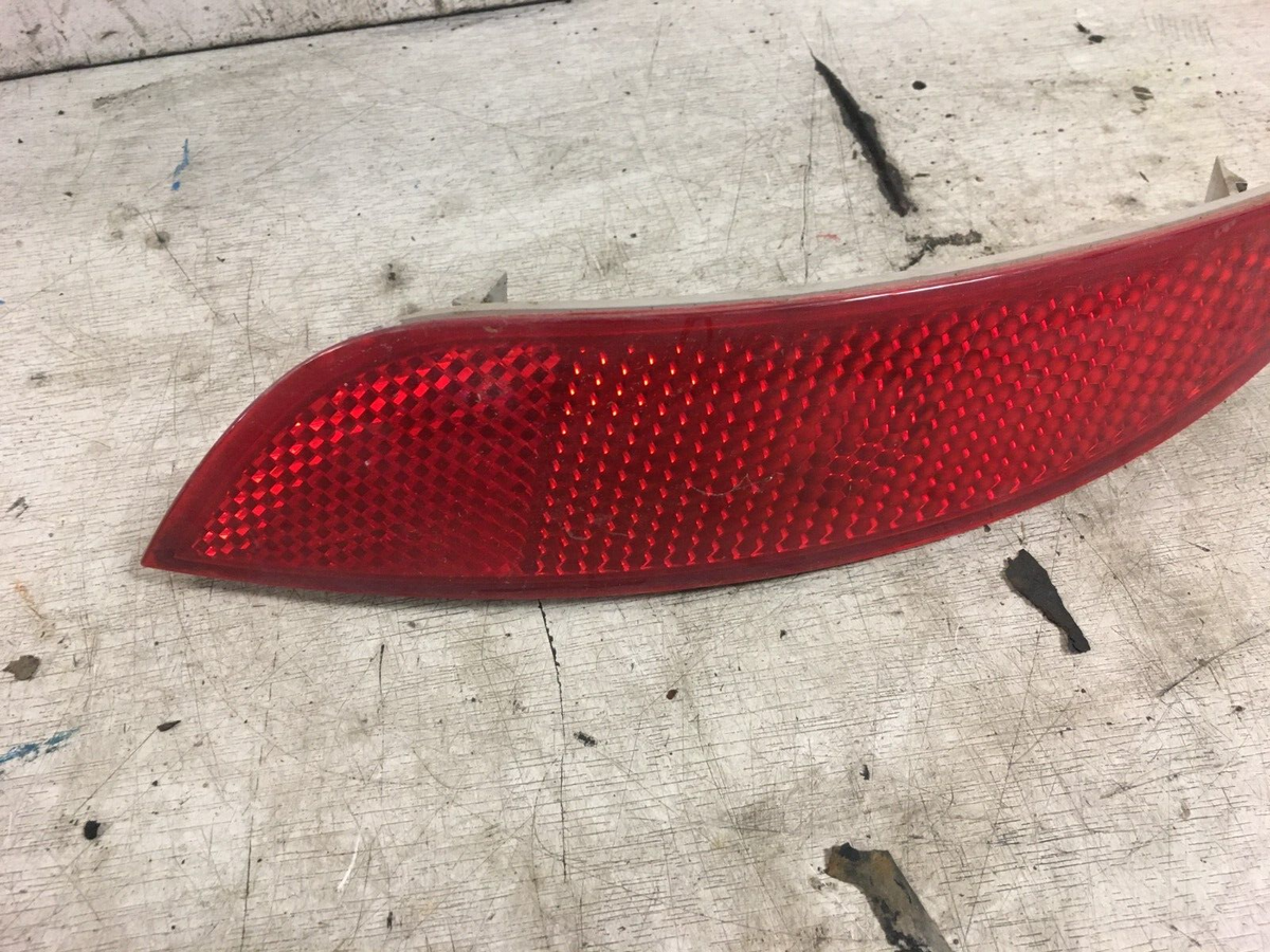 Right - Passenger Side Bumper Cover Reflector For 2012-2018 Ford Focus