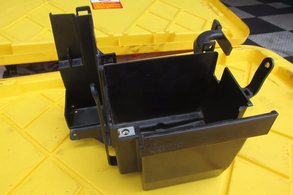 2015 年本田 VT750 C2B Phantom 电池盒 — 第 2/4 张图片