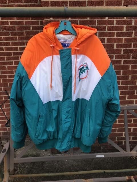 Pre-Owned!!! Apex One Pro Line Vintage NFL Miami Dolphins Jacket