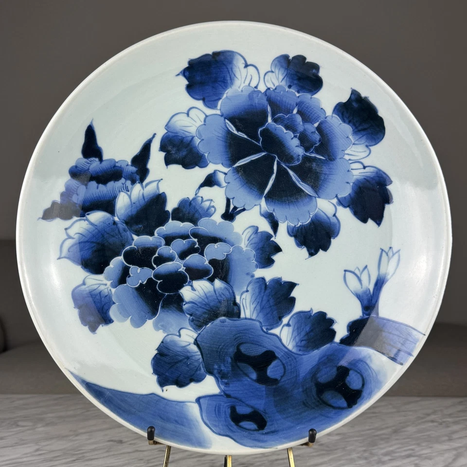 Antiguo Plato Imari Japonés Antiguo Edo Grande Azul y Blanco Flores y Hojas 14" Foto 2 de 4
