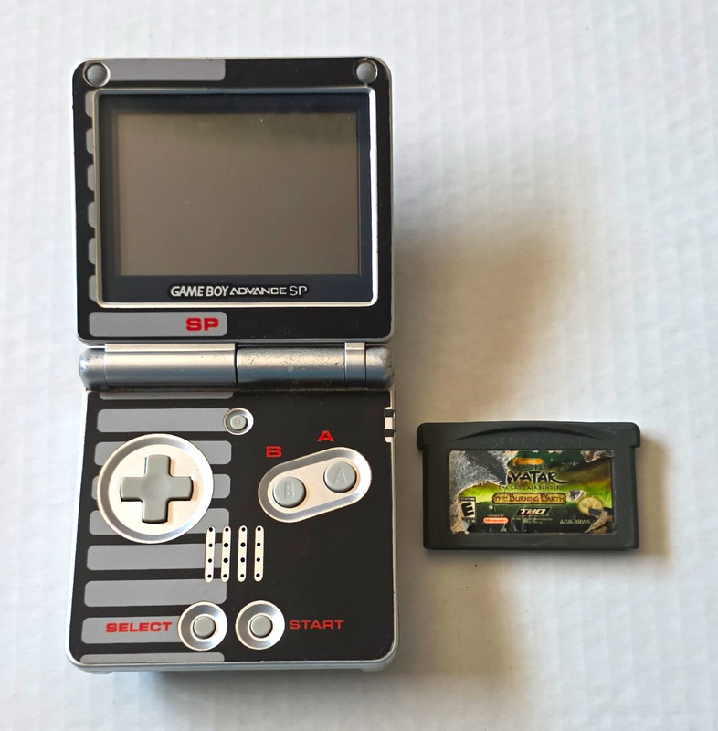 Nintendo Game Boy Advance SP AGS-001 Black/Silver w/ Avatar Game