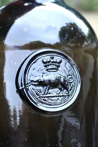 ANTIQUE c1780 EARL OF MOUNT EDGCUMBE & COTEHELE HOUSE BLACK GLASS WINE BOTTLE