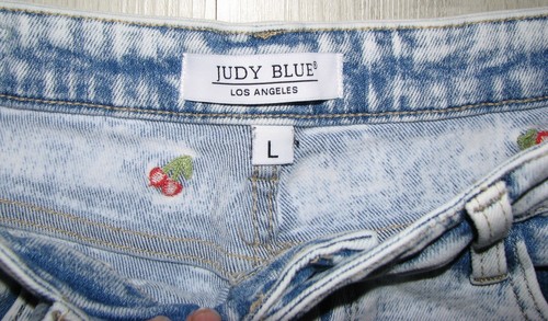 Judy Blue Cherry Embroidered High Rise Jean Shorts Women's Large Acid Blue - 第 3/3 張圖片