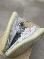Size 9 - adidas Yeezy Boost 350 V2 Low Blue Tint Damage Box And Discoloring