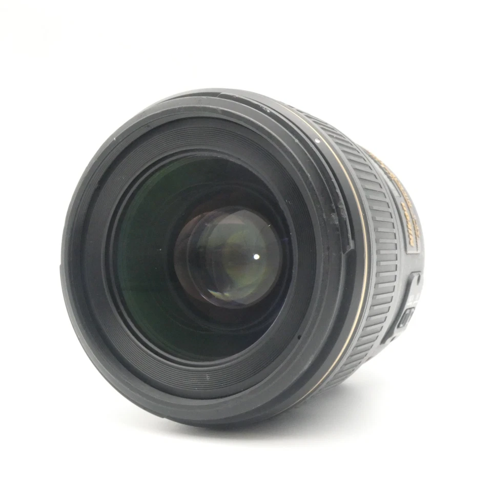 Lente Nikon AF-S NIKKOR 35 mm f/1,4G #137 Foto 2 de 4