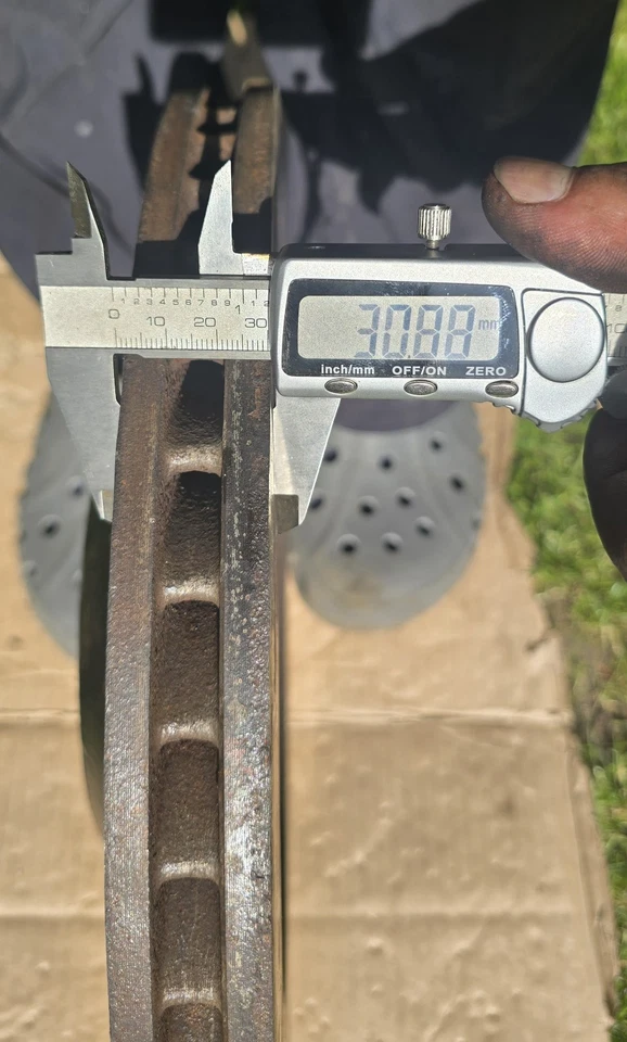 Genuine Audi RS3 8P Brake Discs Drilled & Vented - Image 4 of 4