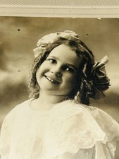 Victorian Little Girl Cabinet Card Photo Big Smile Lace Dress Globe Studio PA