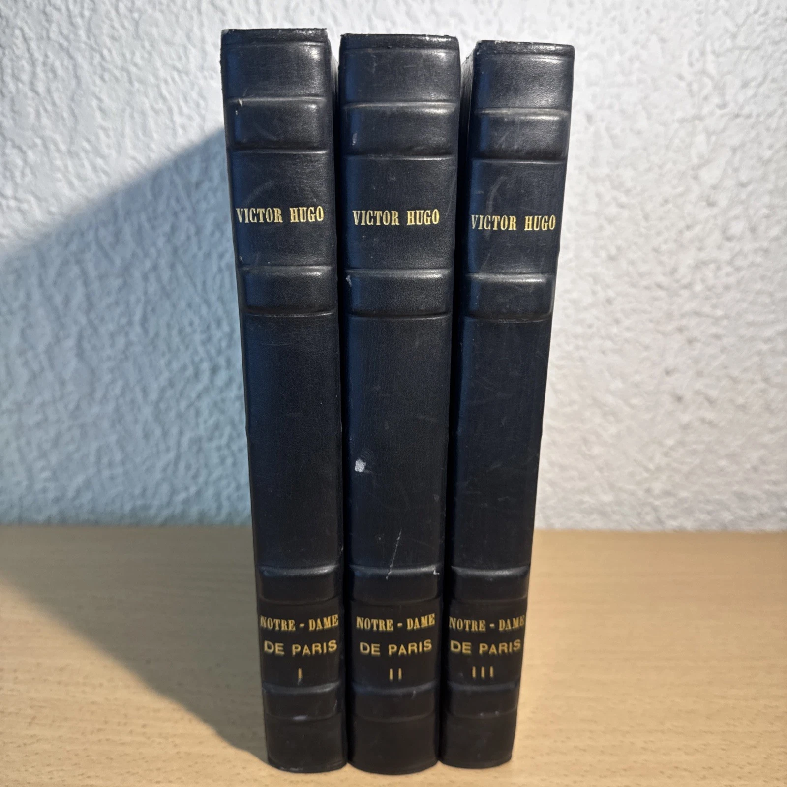 Lot De Trois Livres Anciens Victor Hugo Notre Dame De Paris Tome 1,2 Et 3