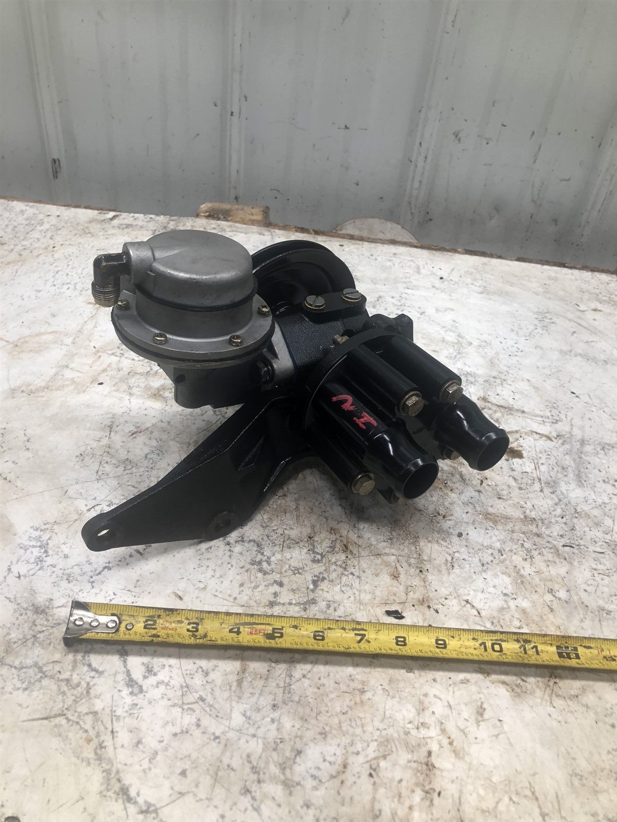 MerCruiser 7.4 L 454 V8 GM Marine Inboard Boat Engine raw sea water pump