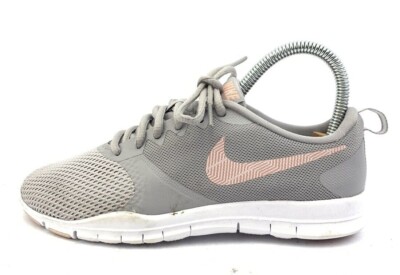 NIKE FLEX ESSENTIAL TR DAMENSCHUHE SPORTSCHUHE SNEAKER GR: 38,5 UK: GRAU 