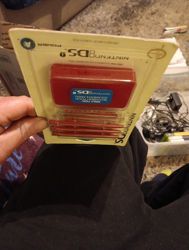 Nintendo DSI Clean And Protect Kit - Red LOT OF 8 PCS - Picture 7 of 7