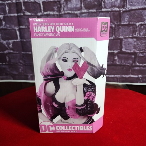 HARLEY QUINN ๐ PINK WHITE & BLACK - VALENTINE'S DAY - ARTGERM STATUE - Picture 2 of 12
