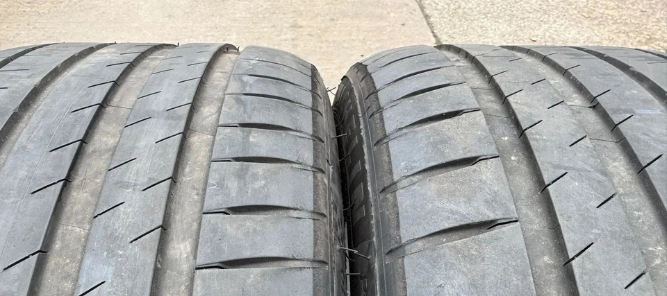 Pneus D'Été 255/40 R19 100Y XL Michelin Pilot Sport 4 * DOT23 5-5,5mm - Photo 3/3