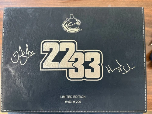 Vancouver Canucks Daniel Henrik Sedin Retirement Gold Silver Puck Set /200