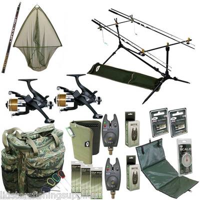 Komplettes komplettes Karpfenangeln Starter Set 2 Ruten Rollen Tasche Alarme Holdall Tackle