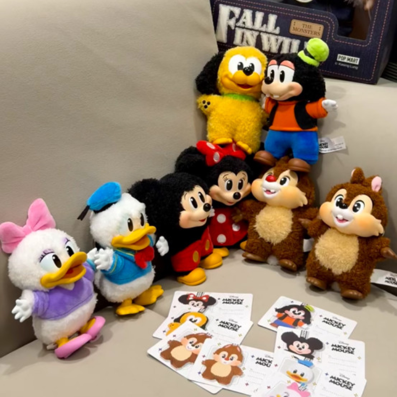 POP MART人気Mickey Family BOX 新品未使用シュリンク付き Pop Mart] Official Mickey & Family Blind Box **BLIND BOX