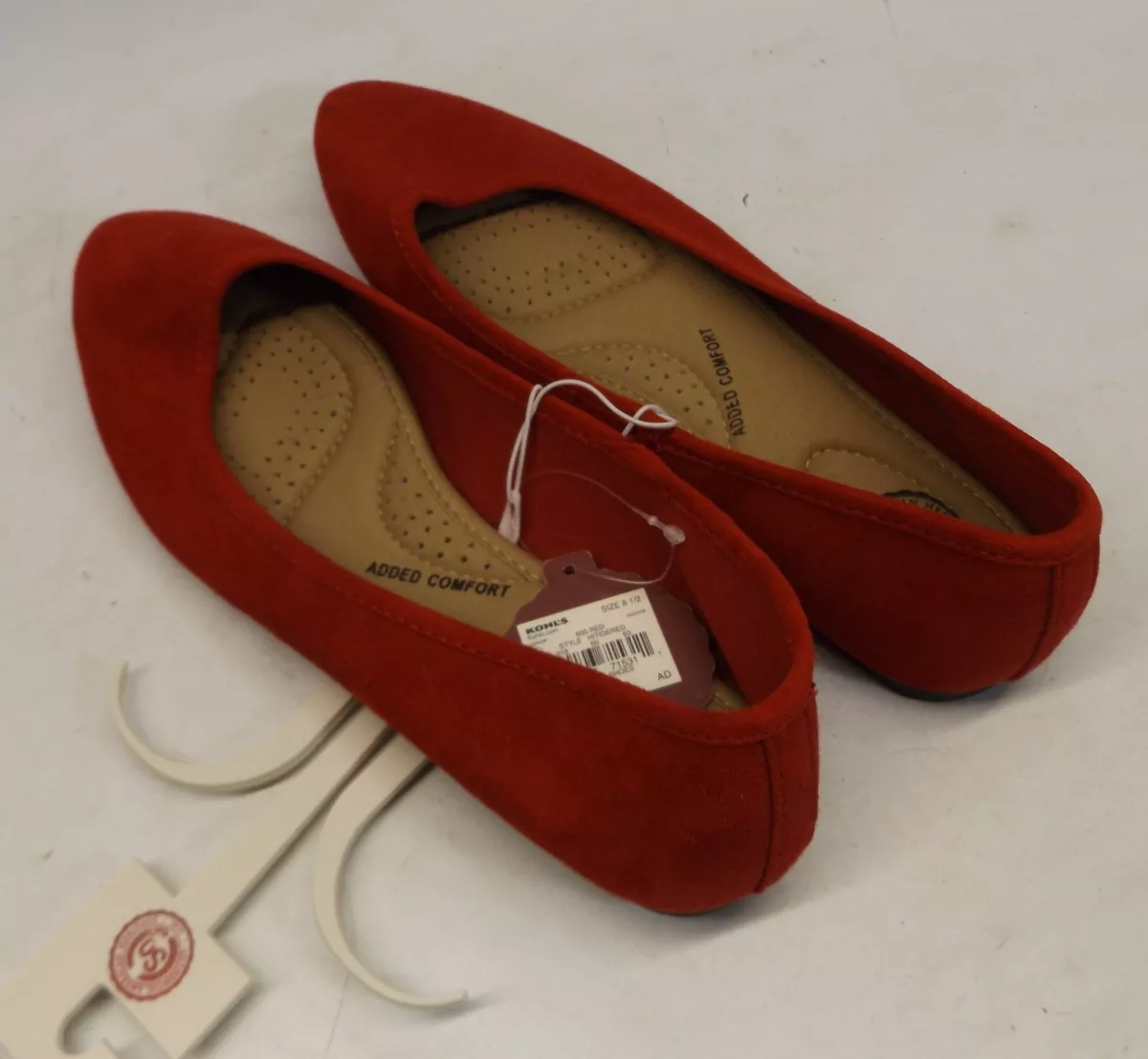 SO Women s Red Kohls Flats Size 8.5 NWOB NWT Brand New Suede Look
