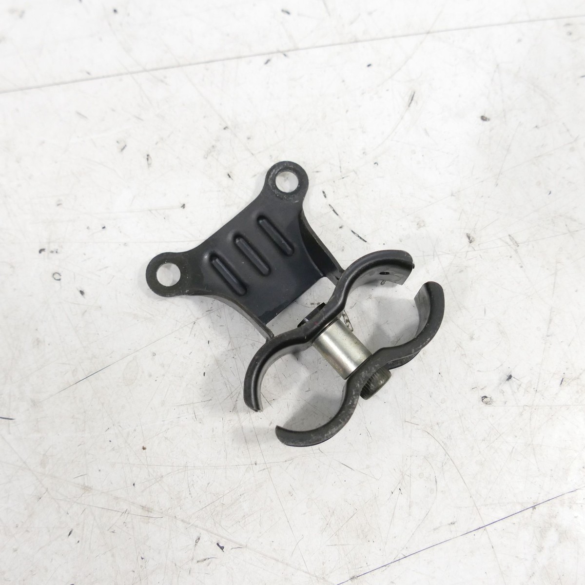 Yamaha XJ 600 S Oil Lock Holder Oil Riser Motor 54950 | eBay Australia