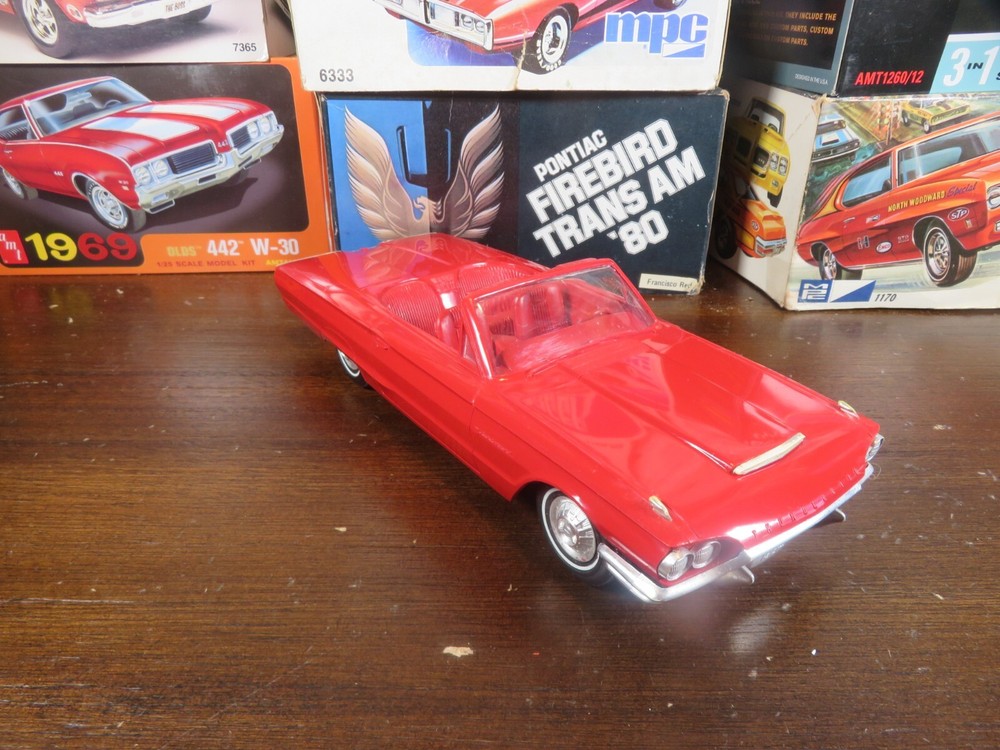 AMT 1964 Ford Thunderbird Convertible Dealer Promo 1/25