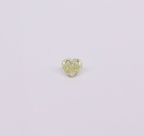 0.42 ct Top GRADE "SI 2"/ Natural Fancy Yellow Diamond - Heart Cut Video !! - Picture 3 of 3
