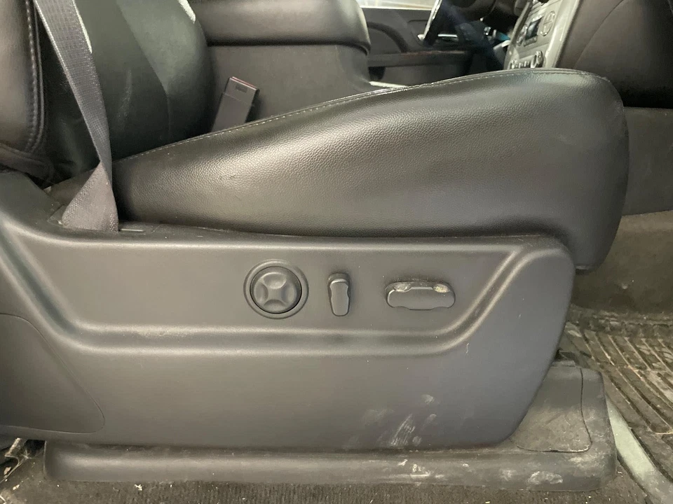 2010 - 2011 GMC Yukon XL1500 Passenger RH Right Black-19I Leather Power Seat Foto 2 de 4