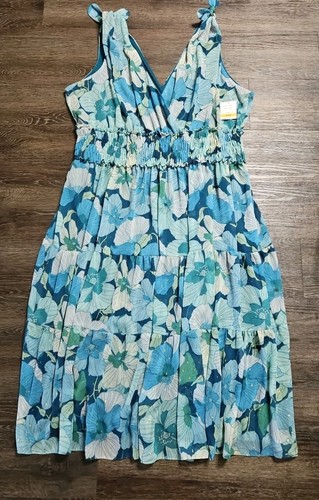 Taylor Plus Size Women's Sleeveless Floral Print Smock Waist Midi A-line Dress - Picture 3 of 8