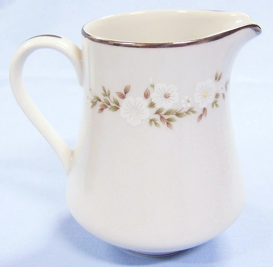 Mikasa Andrea 5852 "DAISY" CREMA Y AZUCARERO con Tapa, Borde Tono Platino, Japón Foto 2 de 4