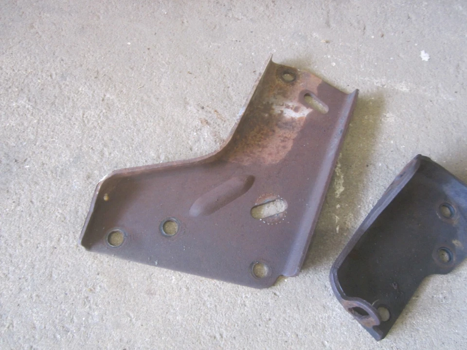 73 SOPORTES DE MONTAJE PARA PARACHOQUES DELANTERO OLDSMOBILE OMEGA OEM JUEGO COMPLETO L@@K RARO Foto 4 de 4