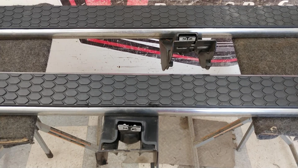 Dodge Ram 2500 3500 2013-2025 estriberas de acero inoxidable OEM 82213616AB Foto 4 de 4