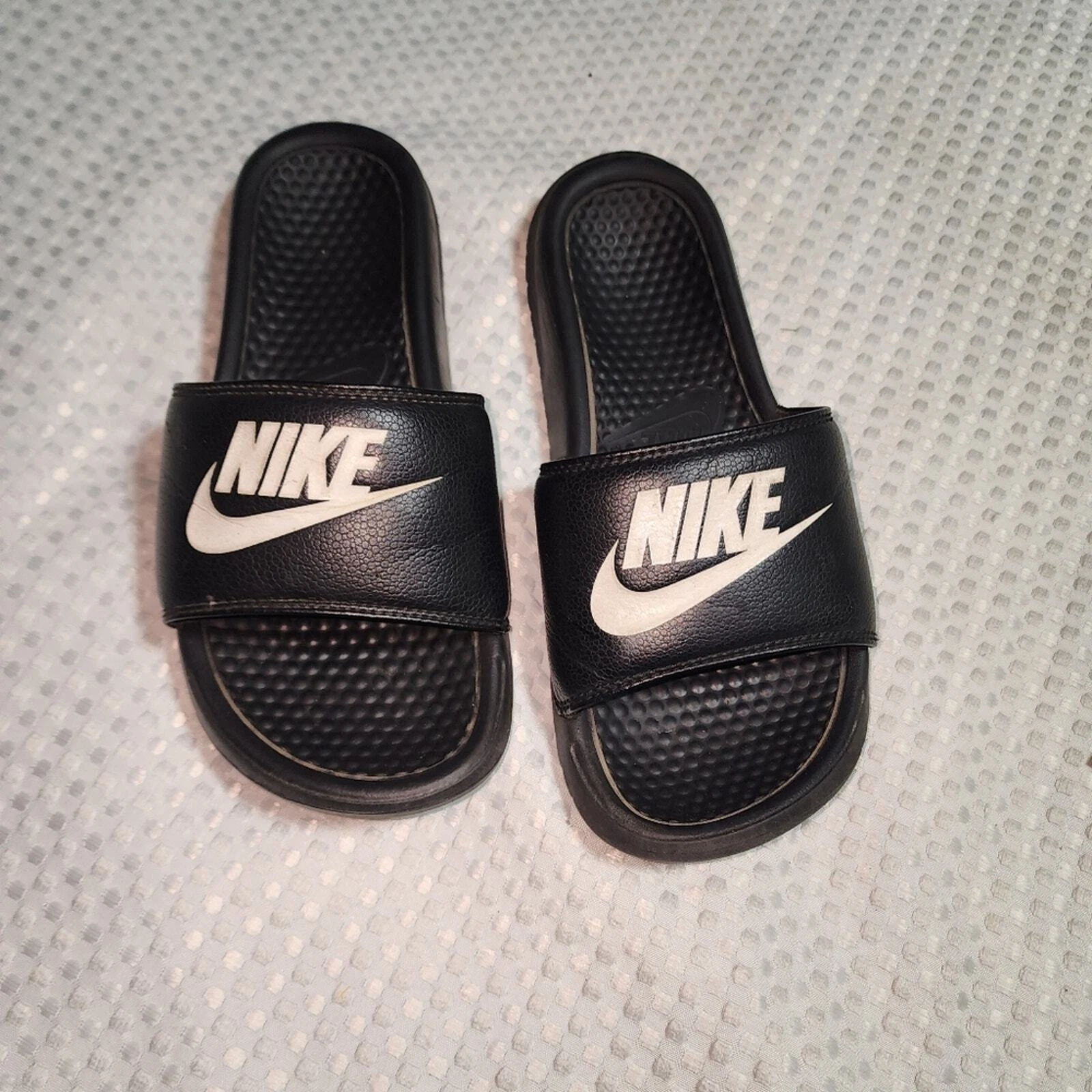 SANDALI SLIDE NERI FIRMATI NIKE GUC DA DONNA TAGLIA 8