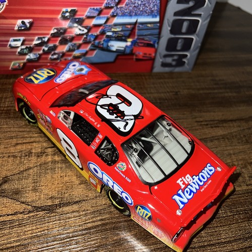 2003 Dale Jr. Oreo Ritz 1/24 Action NASCAR Diecast Autographed - Picture 4 of 8