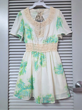 ivory/ green plant print crochet short slev dress S urban outfitters earrings