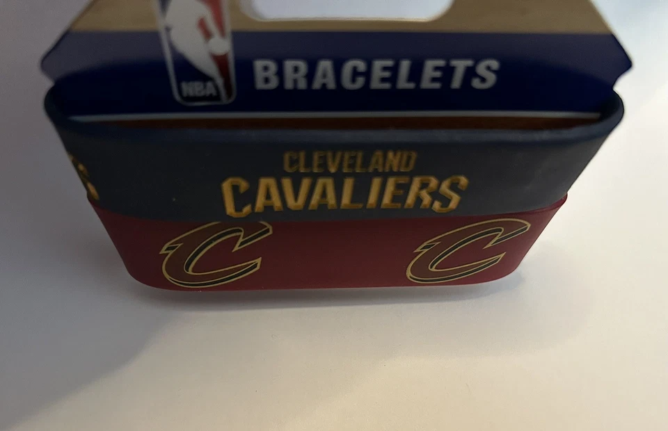 Juego de 2 pulseras anchas de goma de silicona Cleveland Cavaliers NBA Foto 2 de 4