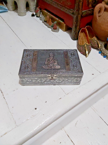 CAJA DE JOYAS/BEBIDAS DE ALUMINIO EN RELIEVE DE PLATA INDIA HECHA A MANO - DISEÑO DE BUDA - Imagen 11 de 11