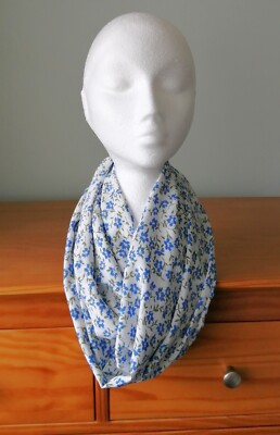 Damen Doppel Loop Infinity Schal weiß, blau, gold, grün Blumenmuster Design 