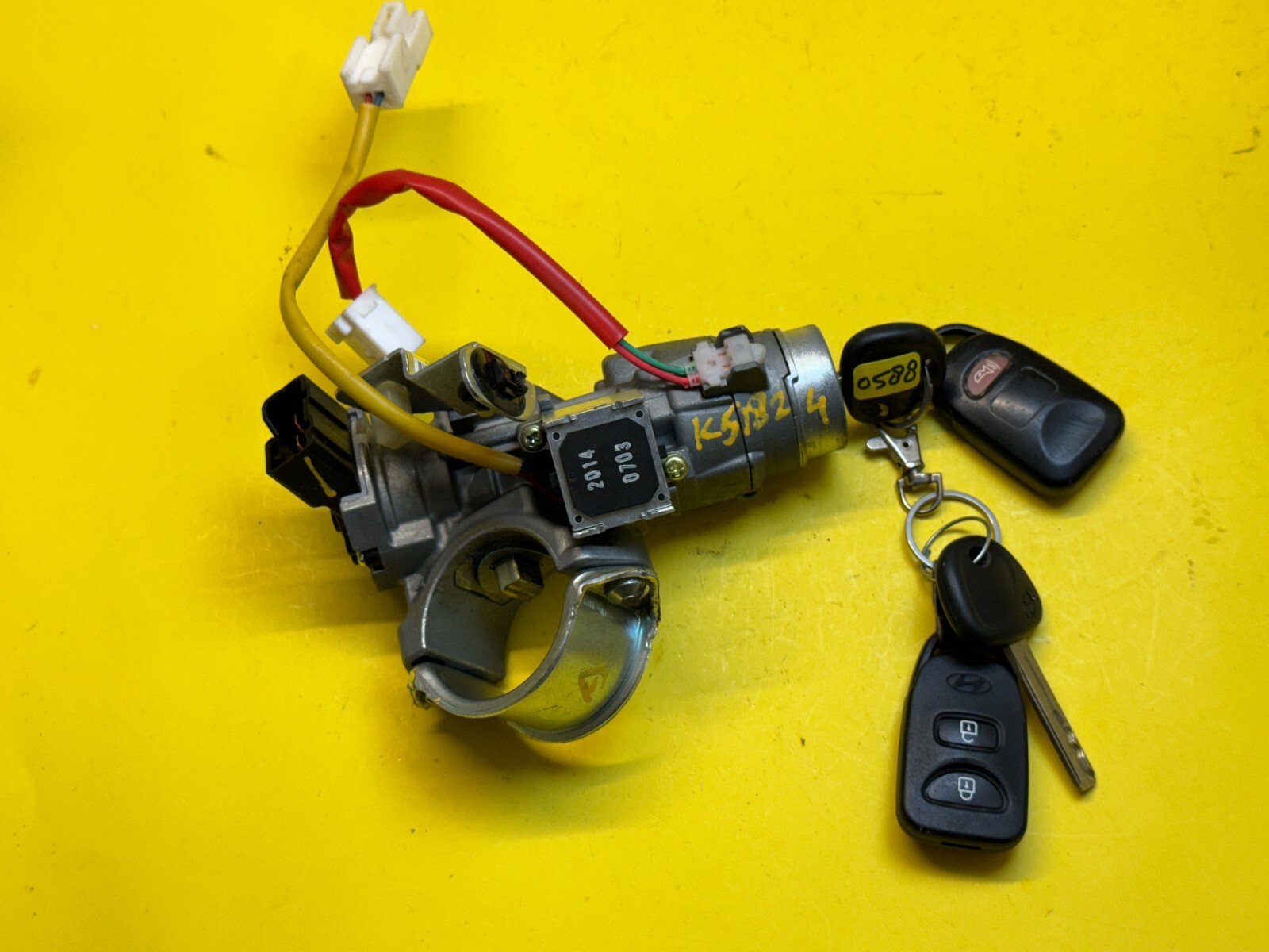 20142015 HYUNDAI TUCSON IGNITION SWITCH LOCK CYLINDER W/KEYS OEM eBay