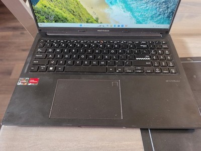 ASUS Vivobook 16 16
