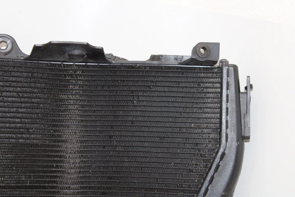 2010 BMW S1000RR OEM РАДИАТОР ДВИГАТЕЛЯ РАДИАТОР ОХЛАЖДЕНИЯ РАДИАТОР - Изображение 3 из 4