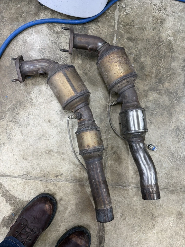 2010 - 2015 Camaro Catalytic Converters Oem Low Miles Chevrolet Camaro SS 6.2L - Image 2 of 2