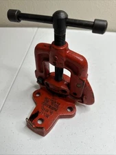 SUPERIOR TOOL CO. No. 15 PORTABLE YOKE VISE 1/8" to 1-1/4"