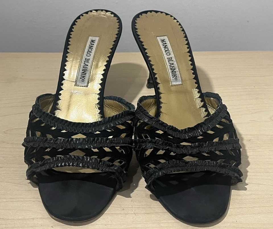 VTG 90’s Manolo Blahnik Black Suede Leather Open Mule 2” Kitten Heel Sandals 39 - Image 2 of 4