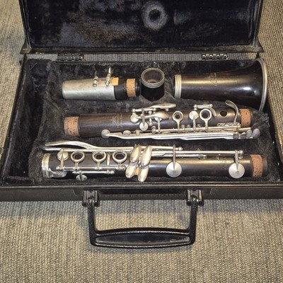 Vintage Leblanc Noblet 4 Wood Clarinet in Case 
