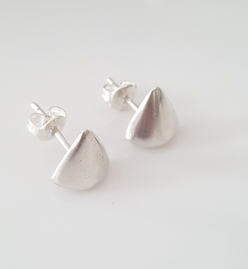 Gorgeous Solid Conical Triangle Artistic Stud Ear… - image 9