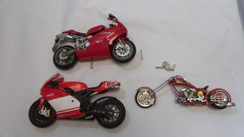Ducati 999 Ducati 65 and other red metal motocycle model - Damaged
