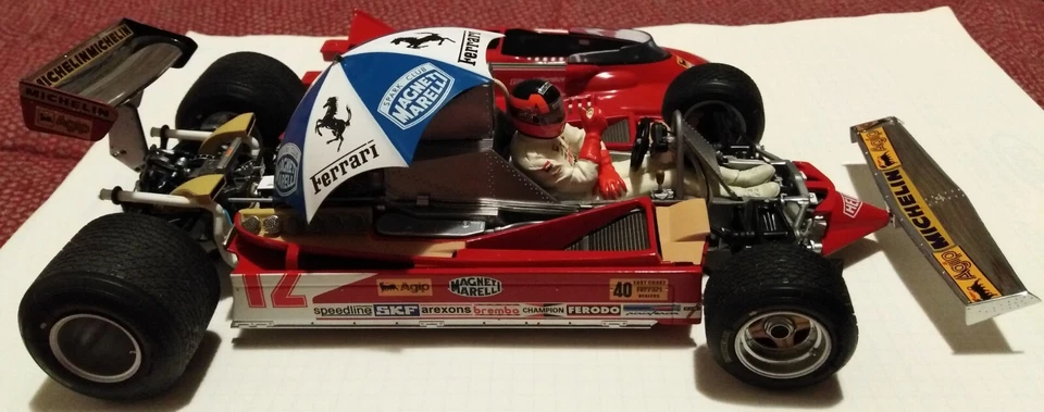 EXOTO 1:18 FERRARI 312 T4/T5 VILLENEUVE USA '79 WET TYRES & UMBRELLA VERY RARE - Immagine 3 di 4