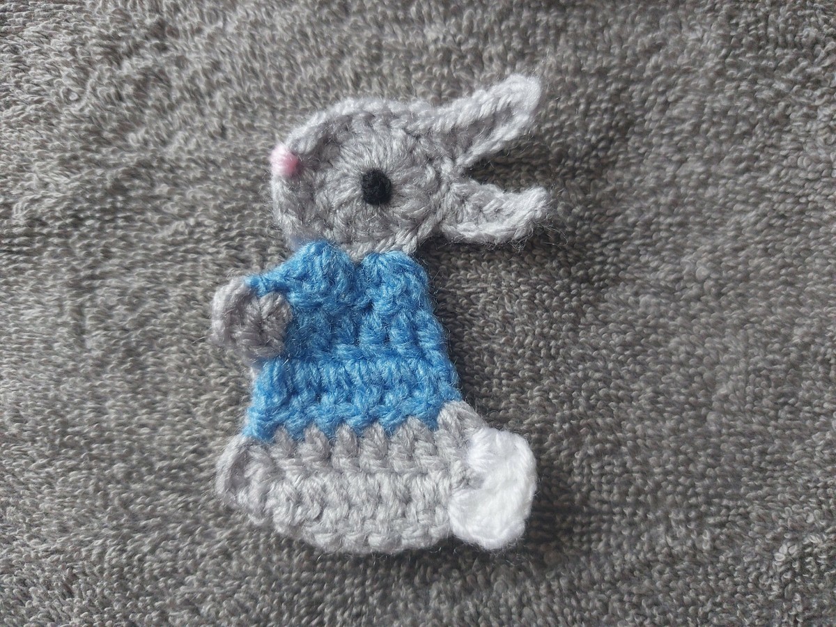 10x Grey Crochet Bunny Peter rabbit applique handmade cardmaking sewing  knitting