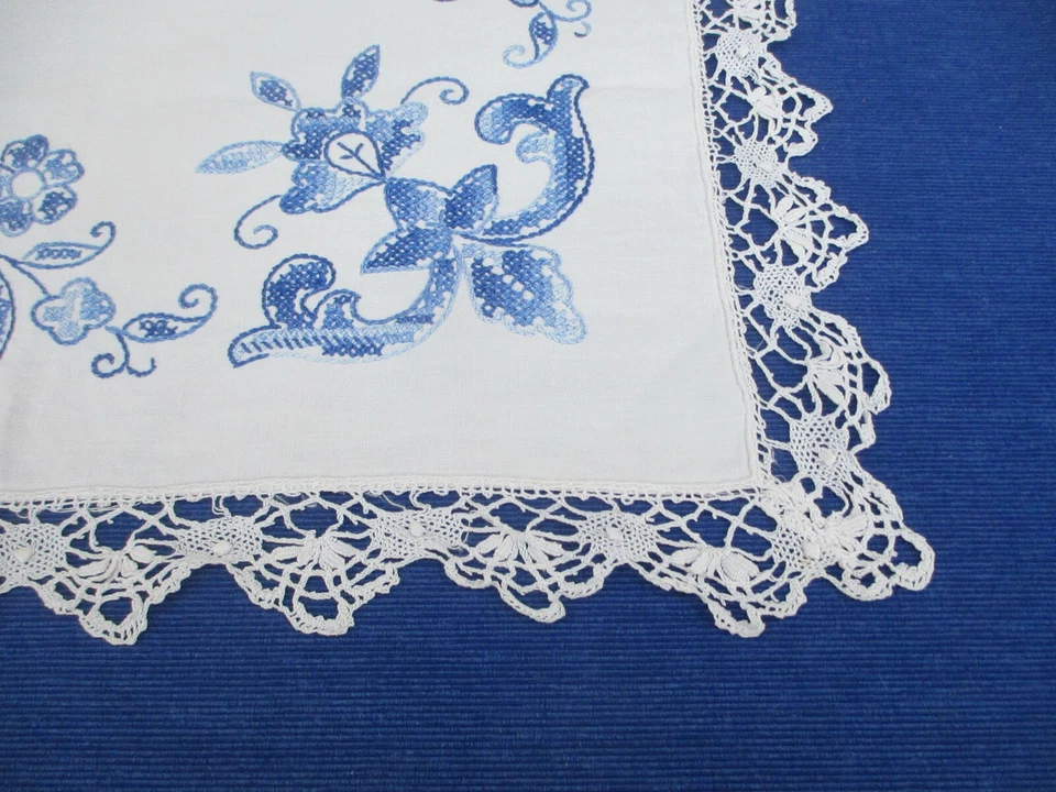 Dessus de cheminée N°16 ou de meuble lin dentelles broderies bleues lin - Photo 4/4