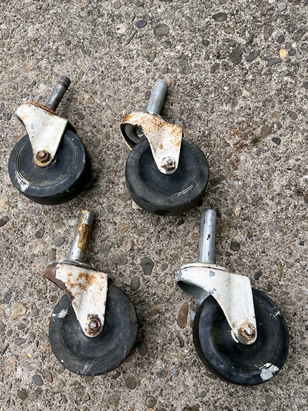 3" VINTAGE Matching Set 4 BASSICK CASTER Rubber WHEELS USED-2 Locking 1 3/8 stem