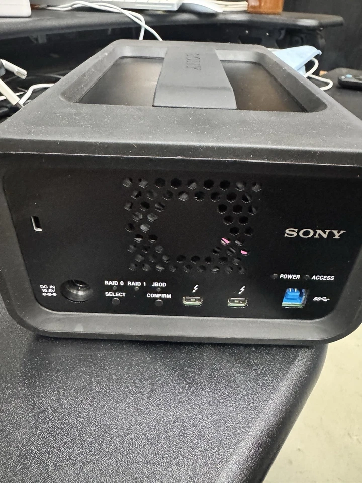 Sony Professional RAID 6TB Model PSZ-RA6T External Hard Drive USB/Thunderbolt 2 - Image 2 of 4