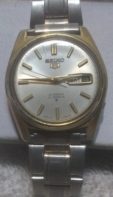 Seiko 5 Watch Men Automatic Day Date 21 Jewels Bracelet Clear Works Great !!